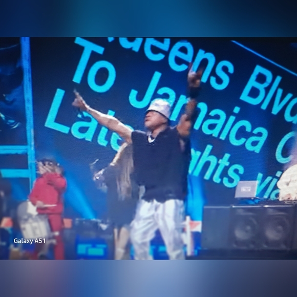 NEW! 🎤LL COOL J- Ladies ❤️ COOL J- "Can't live without my radio"📻💋 - Picture 9 of 10